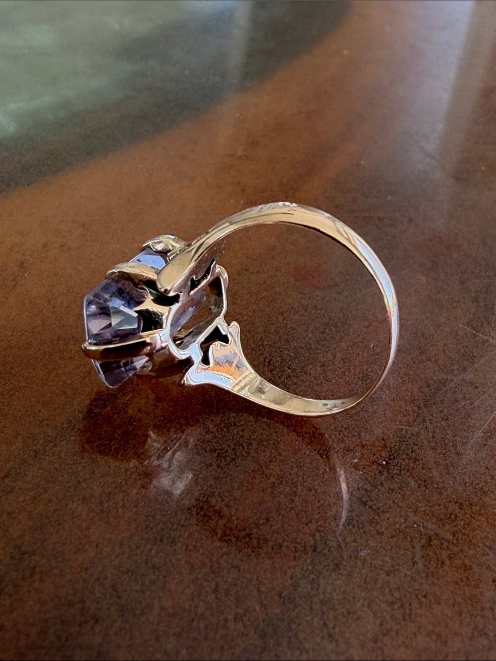 Vintage 14K Yellow Gold Ring with Light Purple Emerald-Cut Amethyst. - Picture 4 of 5